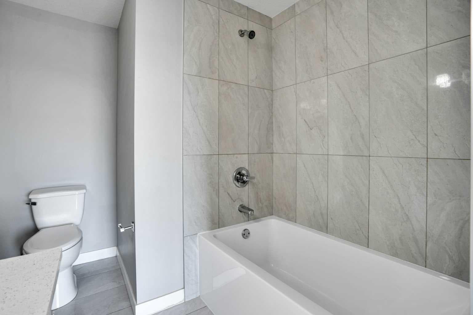 410, 95 Skyview Close NE