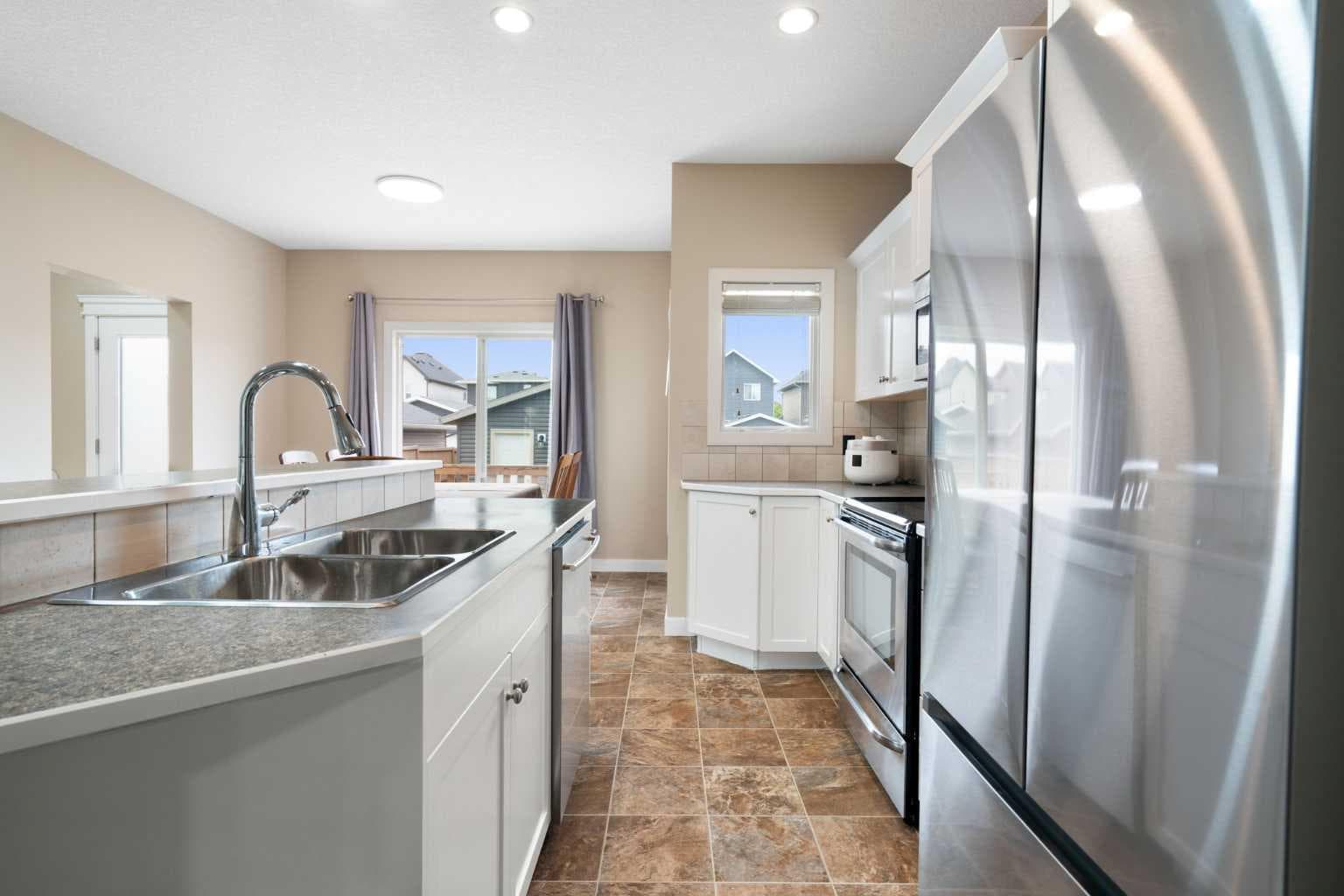 2449 Ravenswood View SE