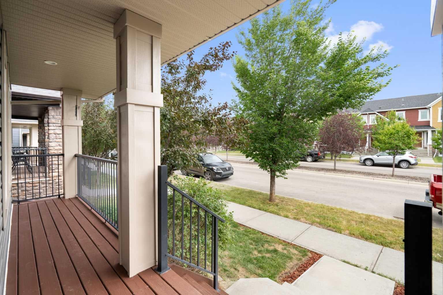 2449 Ravenswood View SE