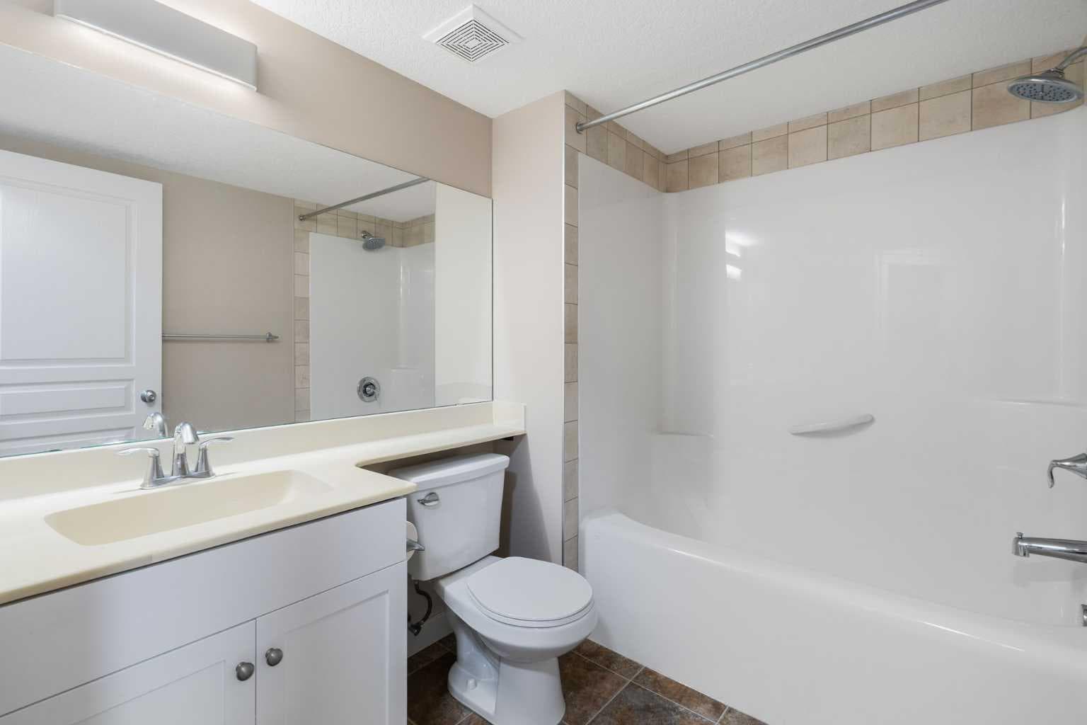 2449 Ravenswood View SE