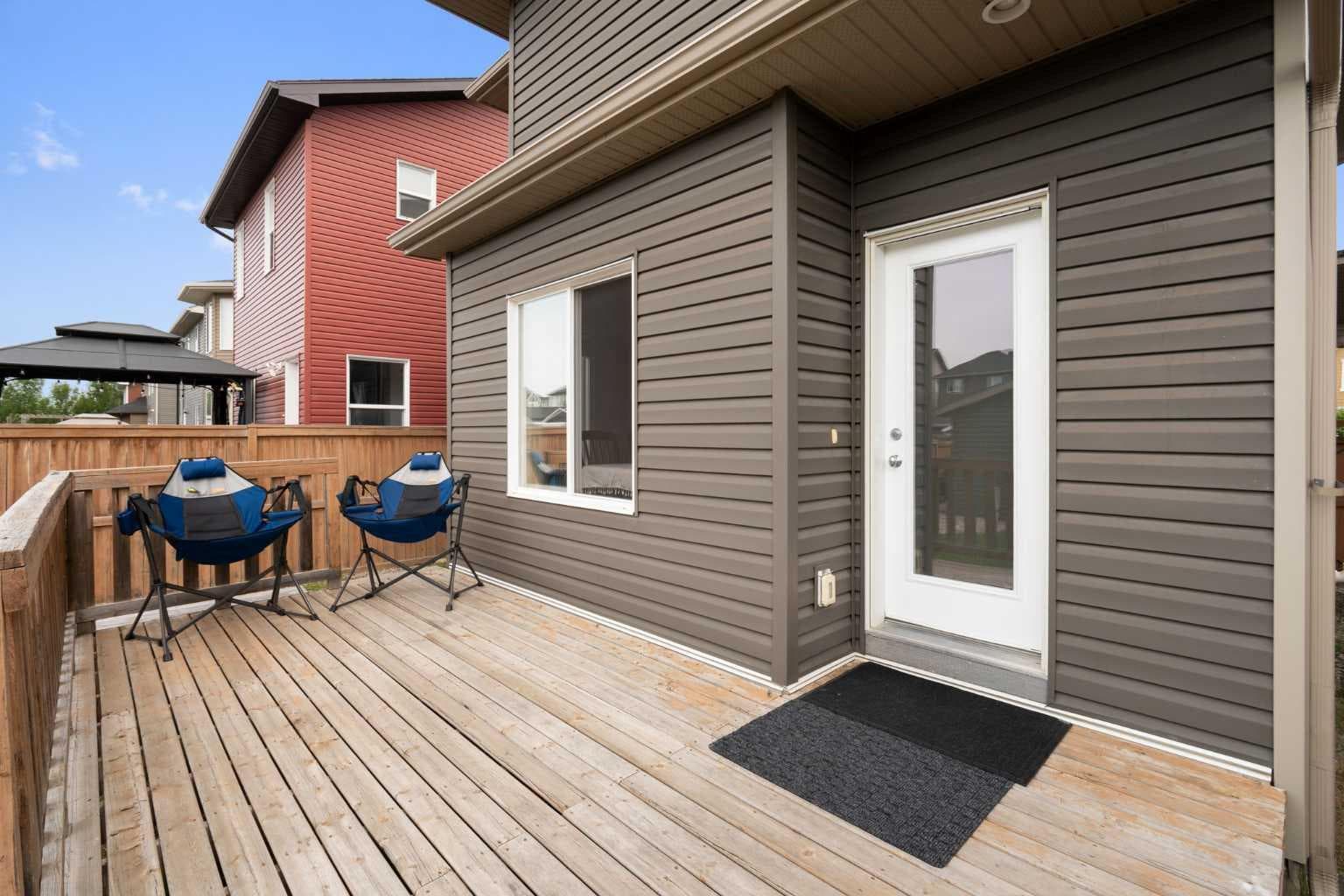 2449 Ravenswood View SE