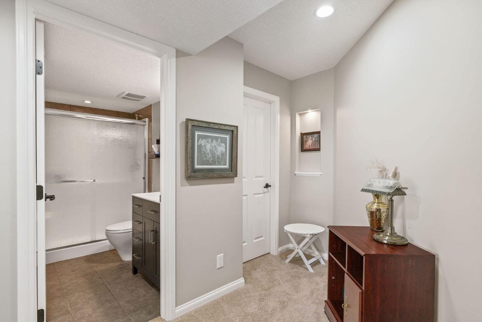 204 Sunset Square 
