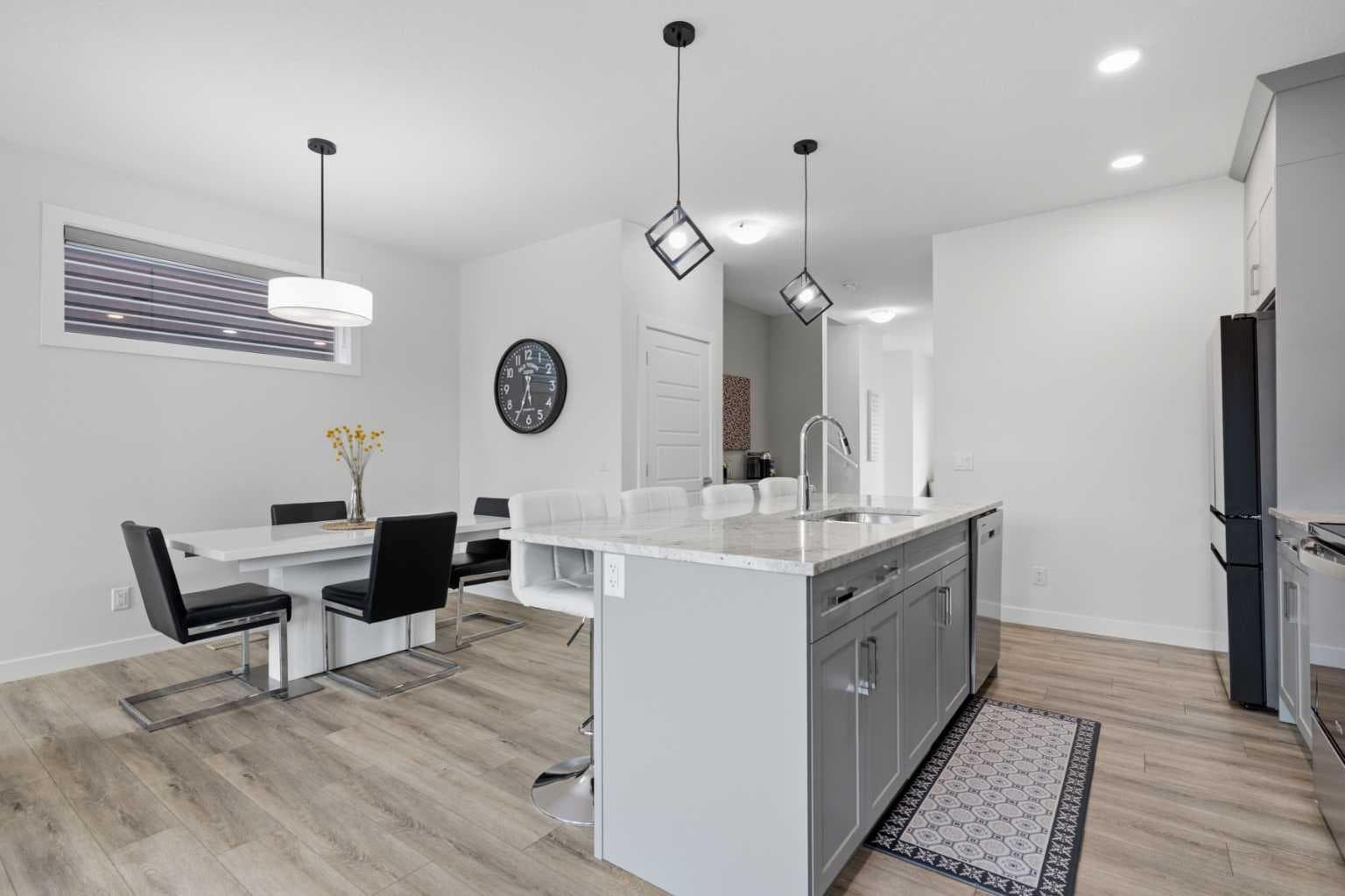 144 Amblehurst Green NW