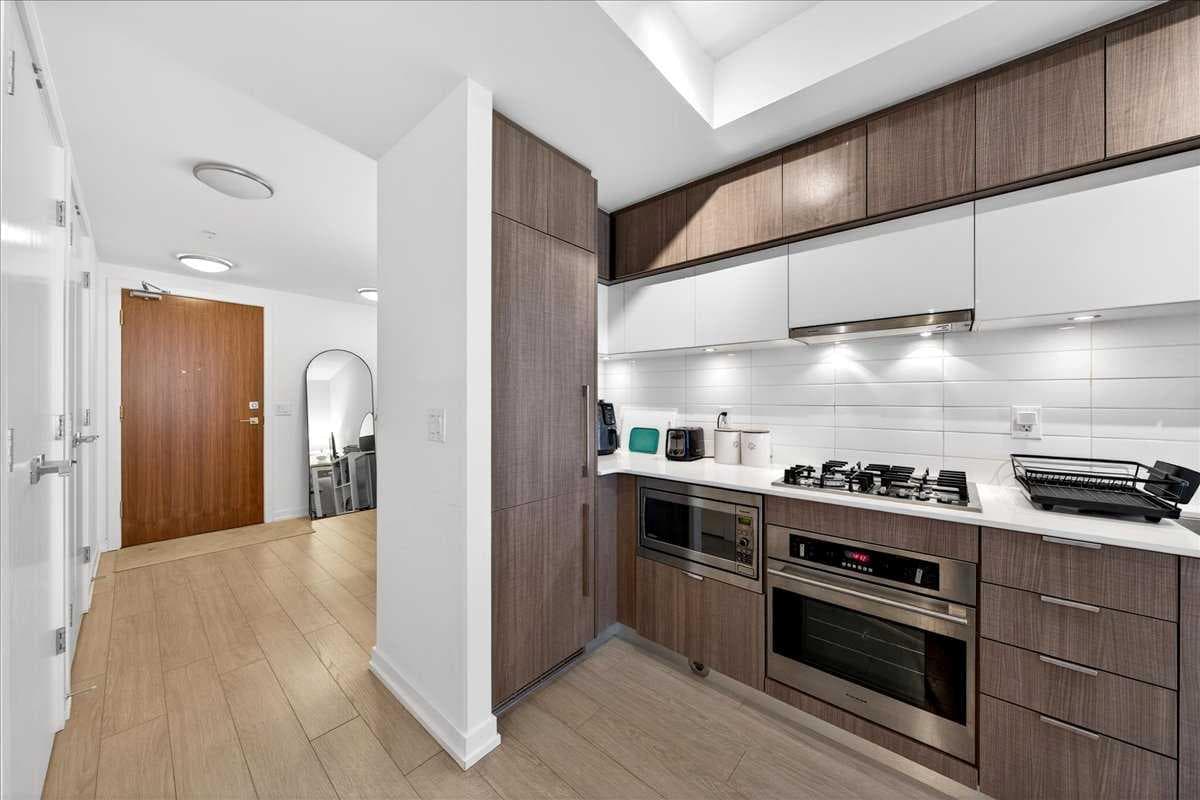 214, 51 Waterfront Mews SW