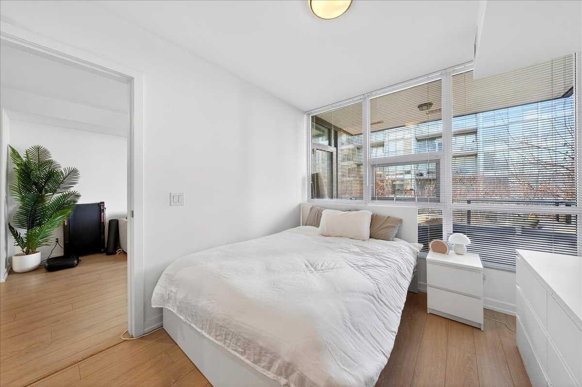 214, 51 Waterfront Mews SW