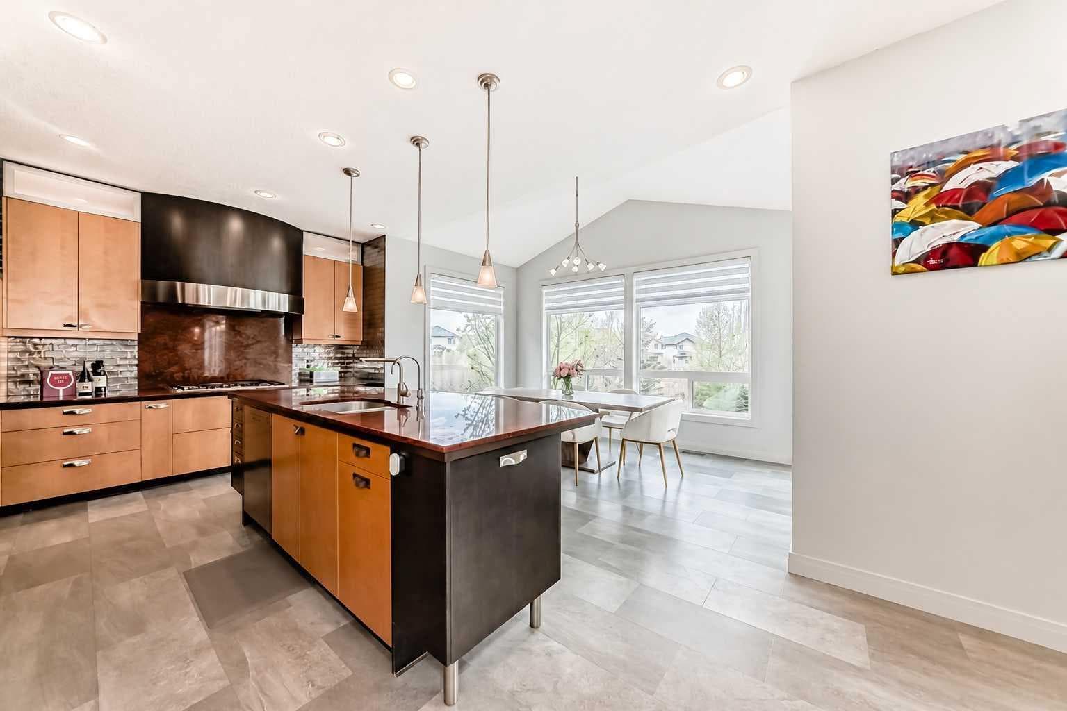 11 Cresthaven Bay SW