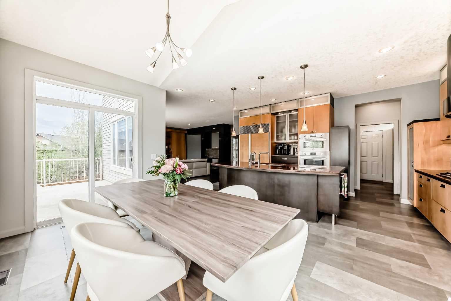 11 Cresthaven Bay SW