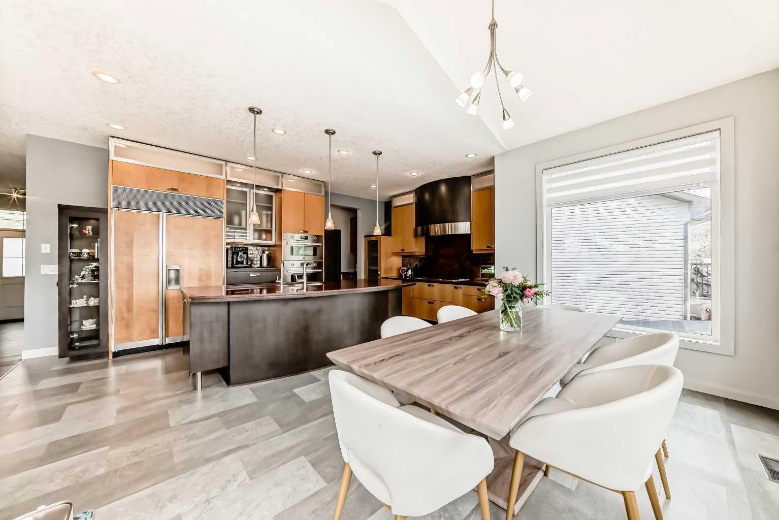 11 Cresthaven Bay SW
