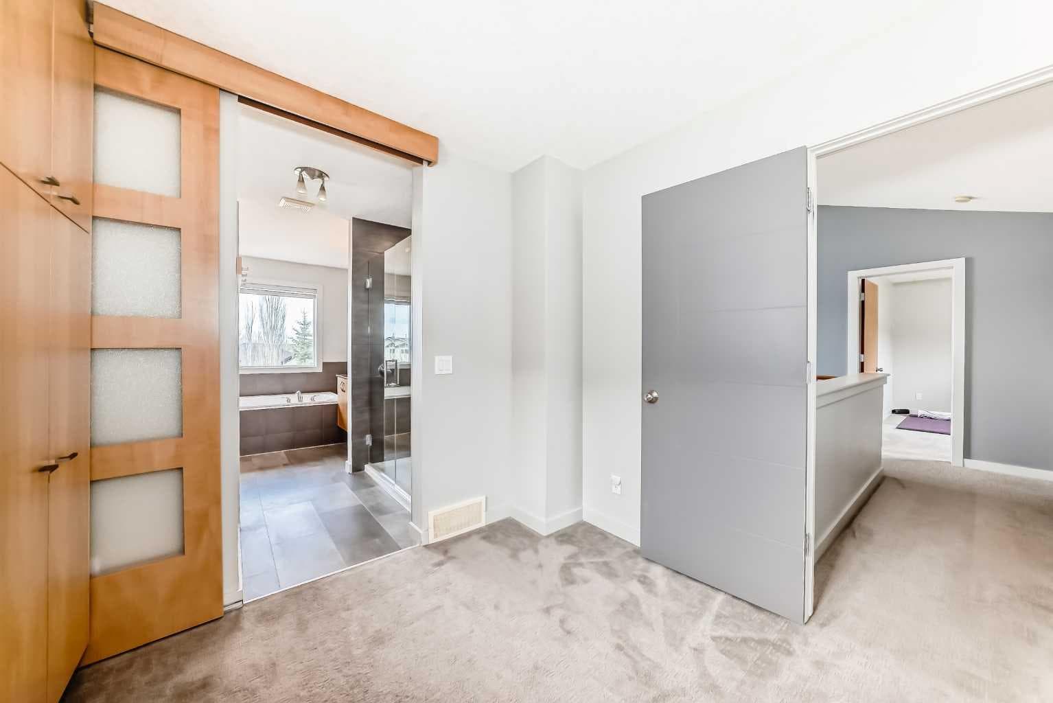 11 Cresthaven Bay SW