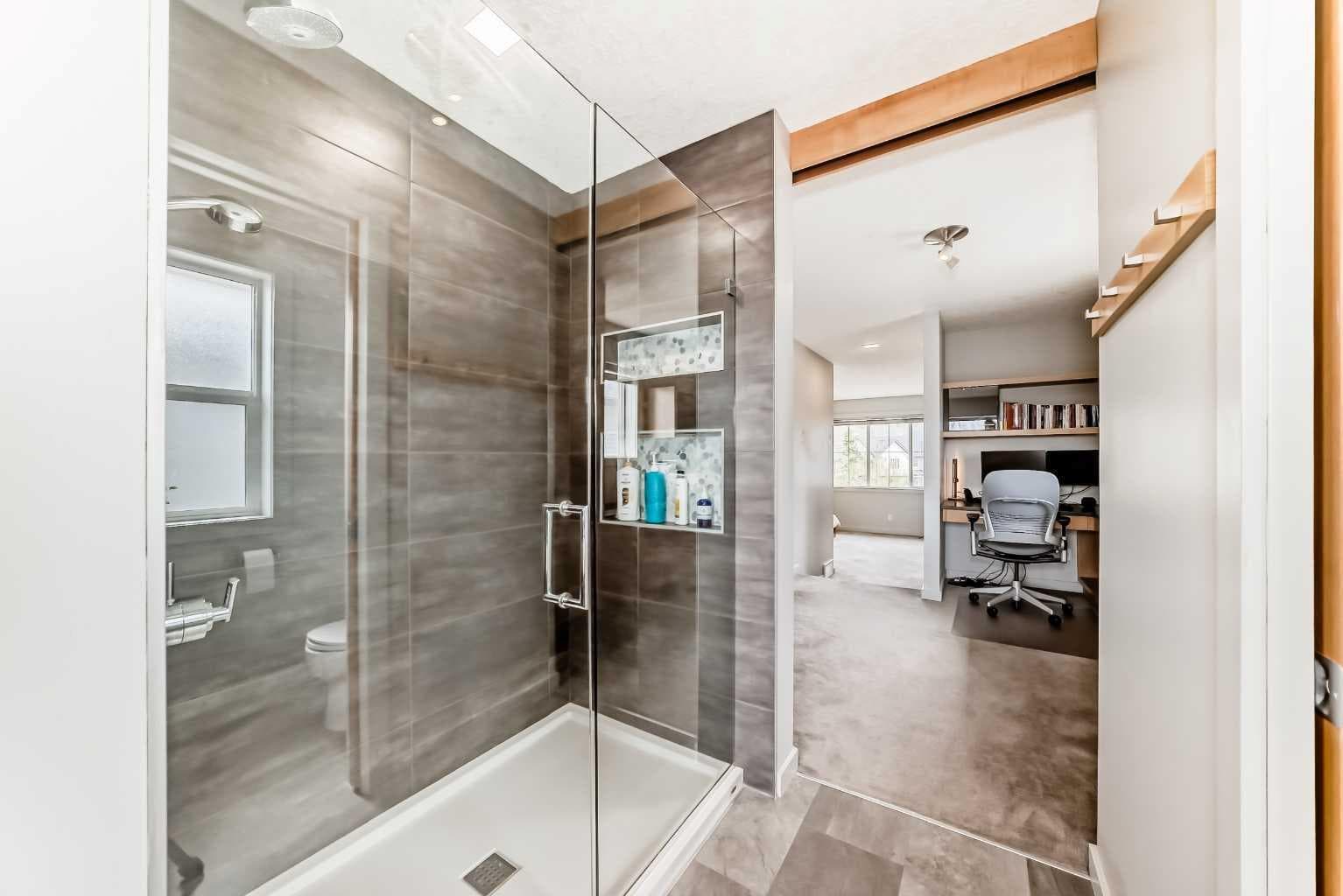 11 Cresthaven Bay SW