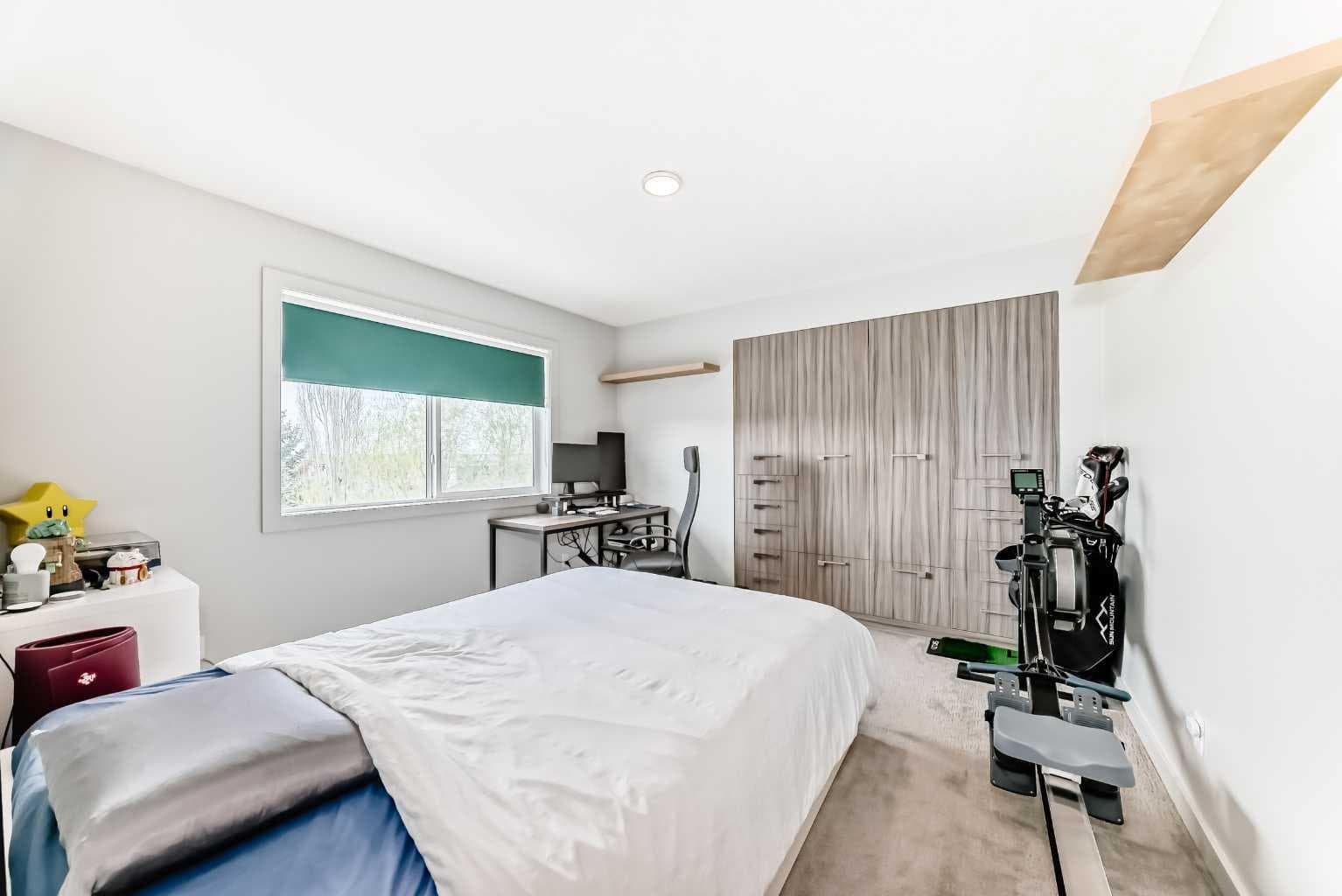 11 Cresthaven Bay SW