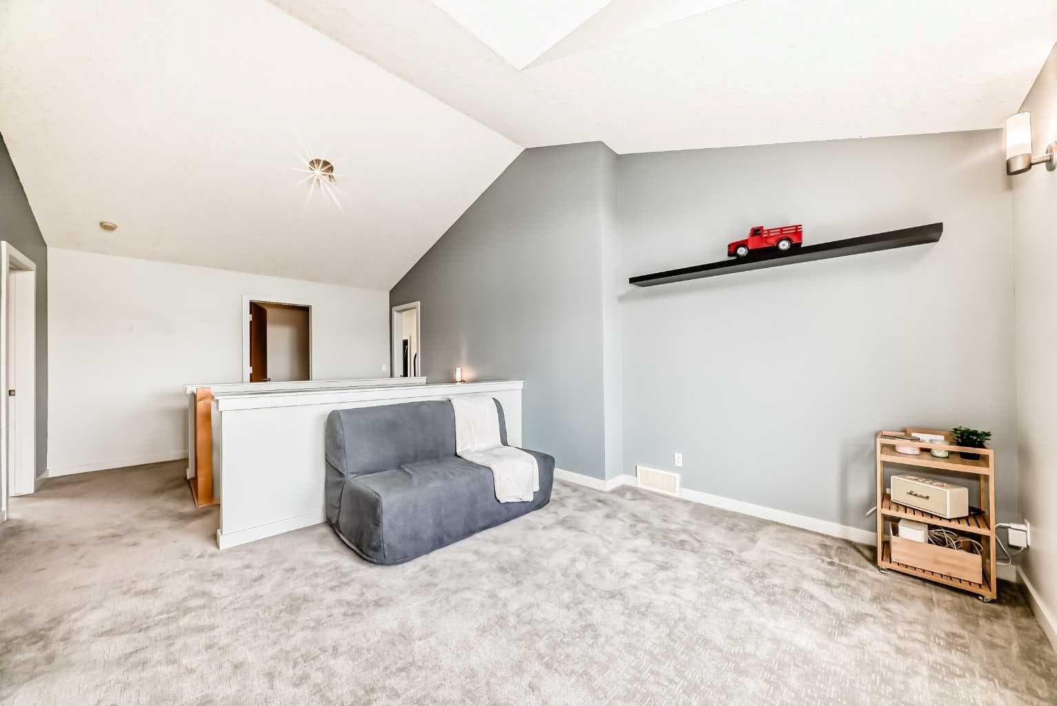 11 Cresthaven Bay SW