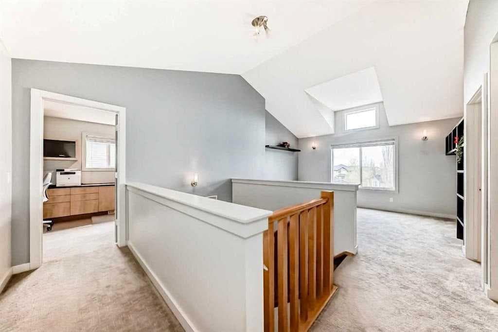 11 Cresthaven Bay SW