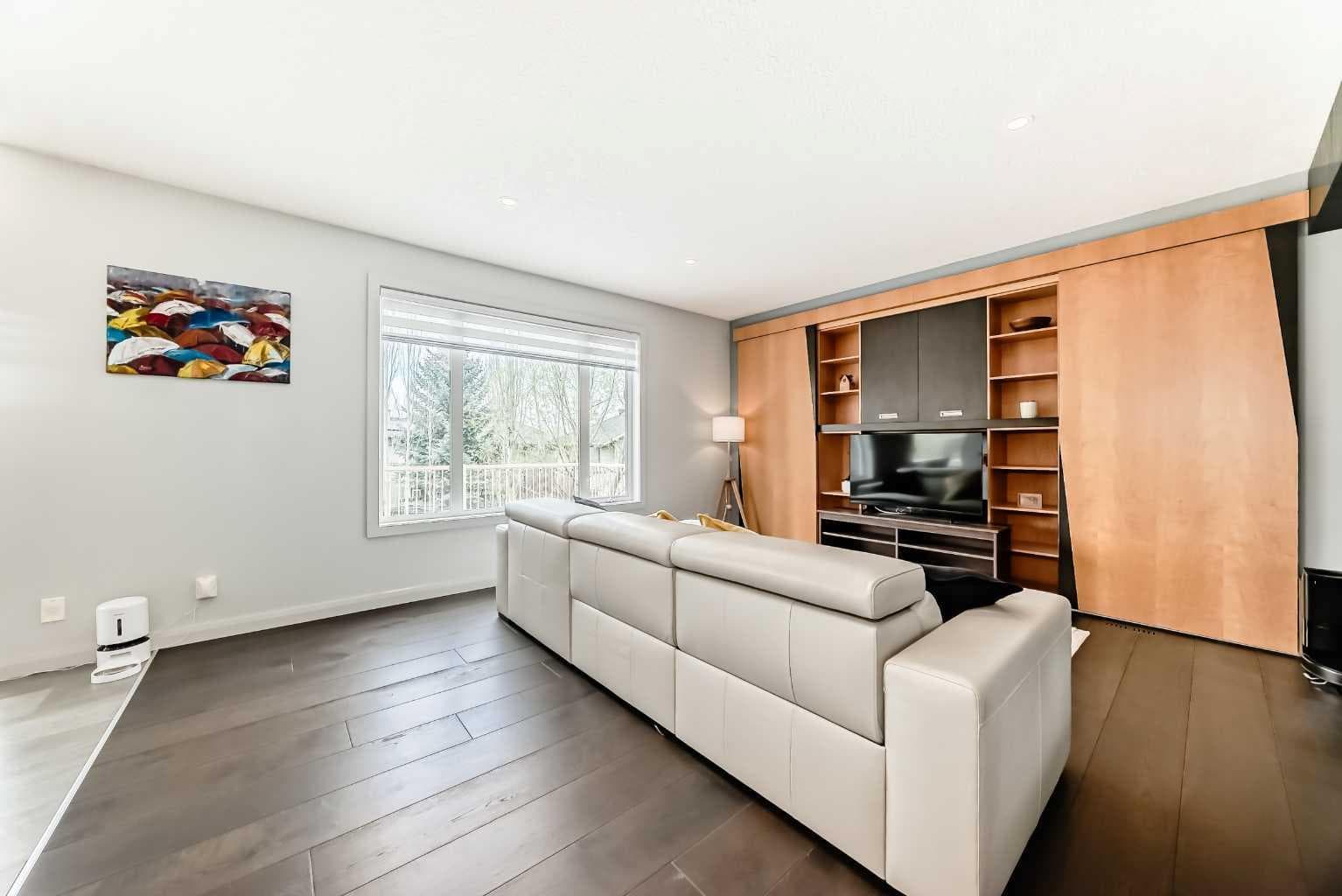 11 Cresthaven Bay SW