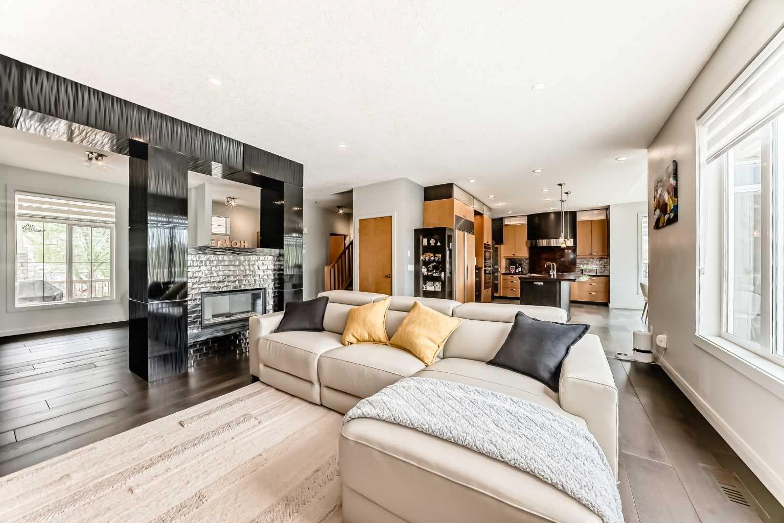 11 Cresthaven Bay SW