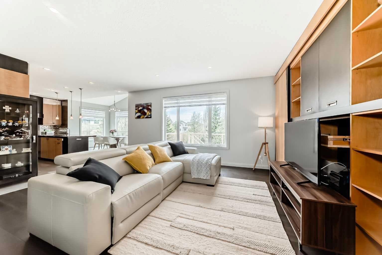 11 Cresthaven Bay SW
