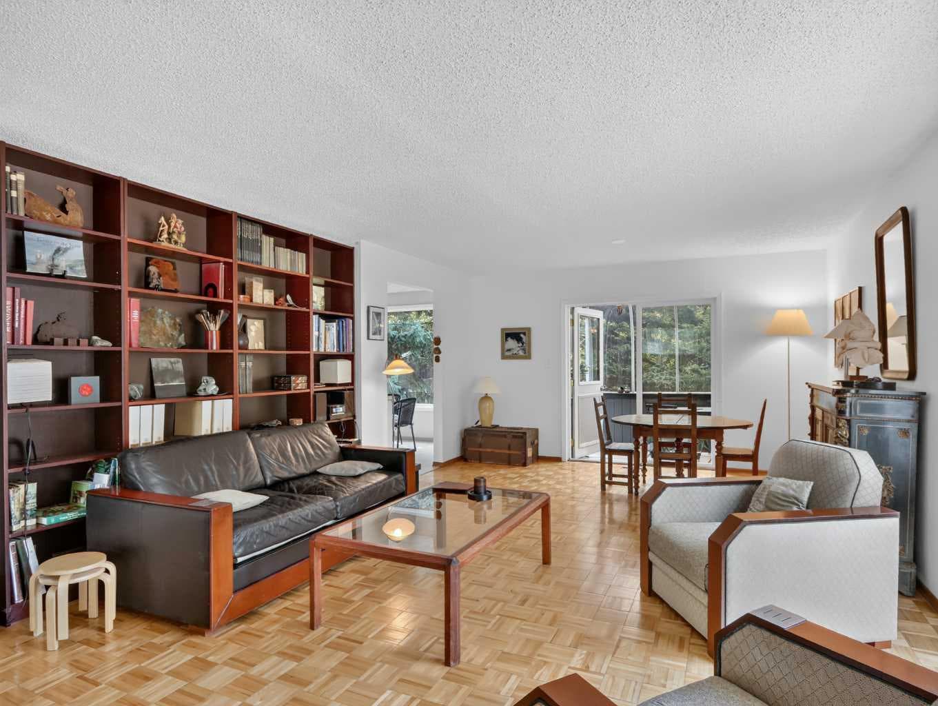 22 Pinewood Crescent 