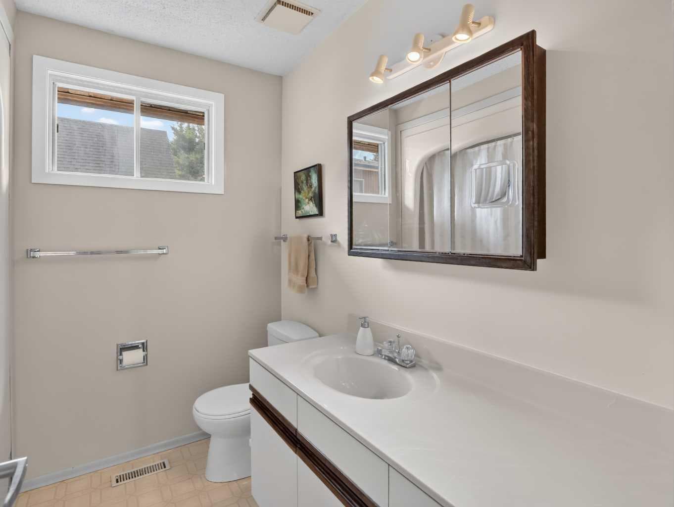 22 Pinewood Crescent 