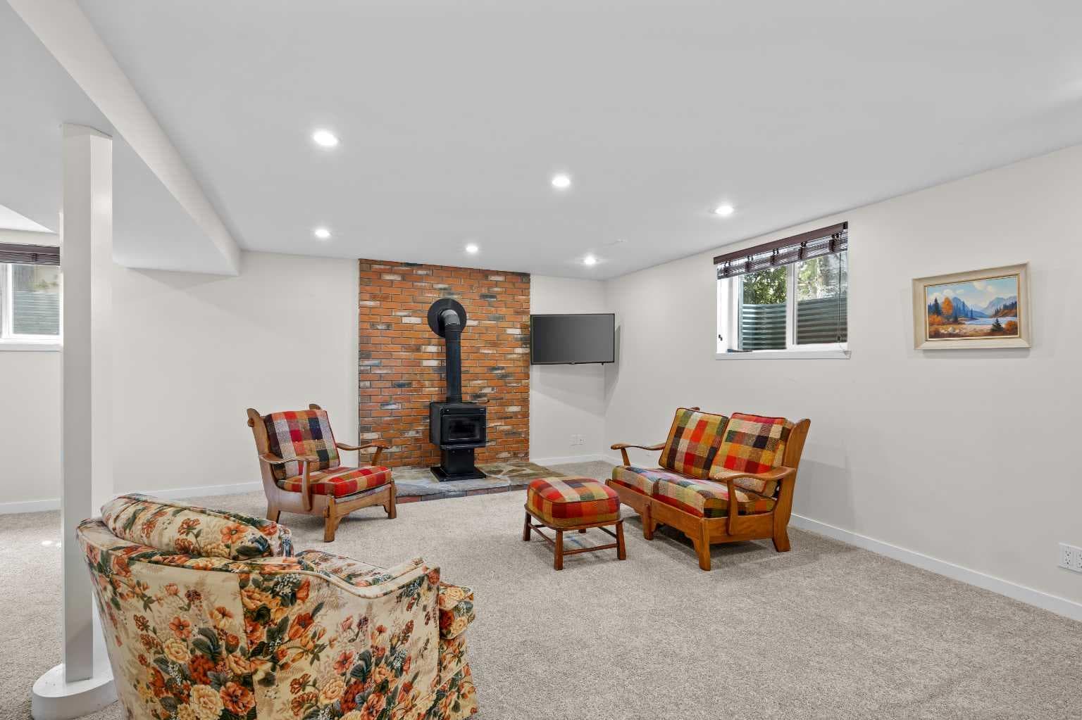 30 Gateway Drive SW