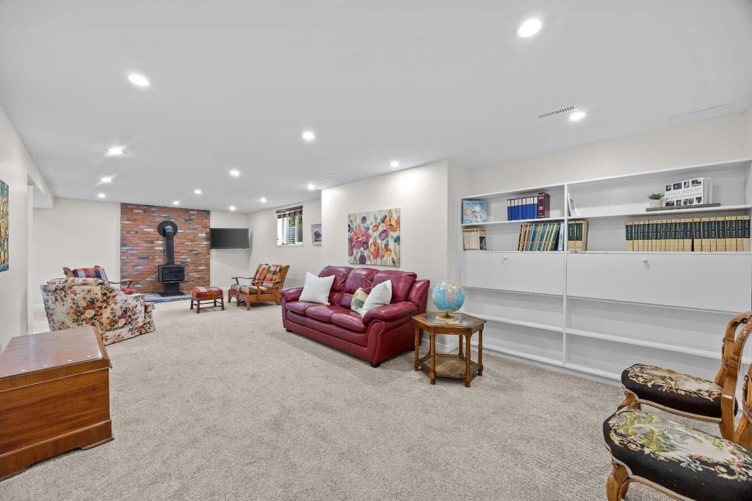 30 Gateway Drive SW