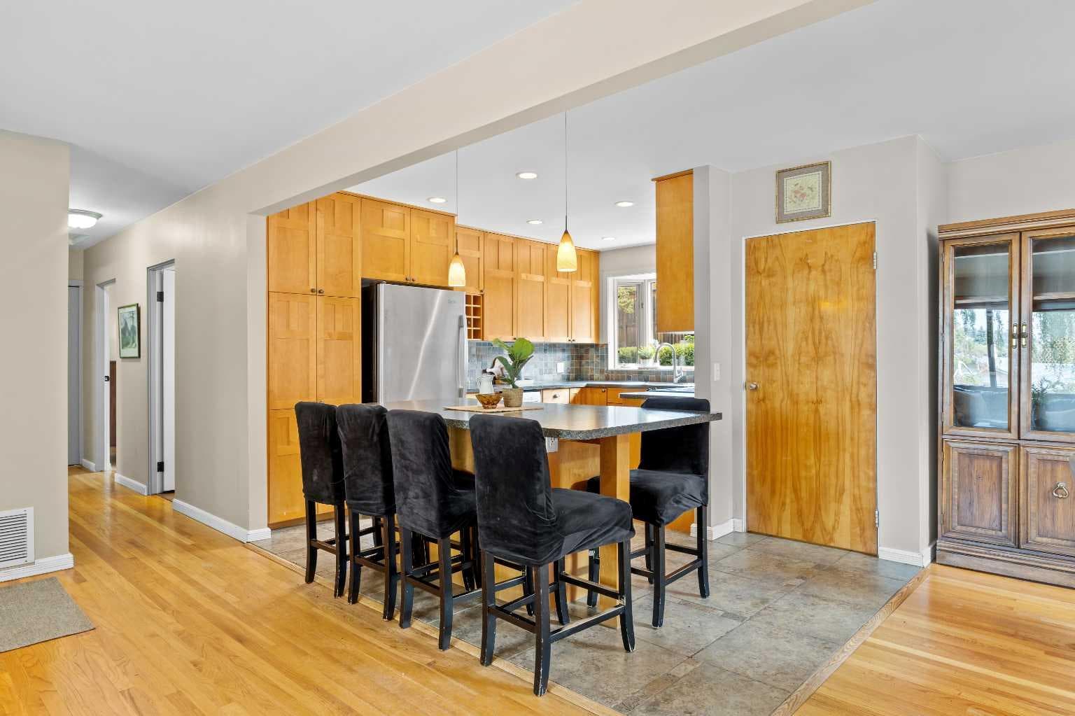 30 Gateway Drive SW