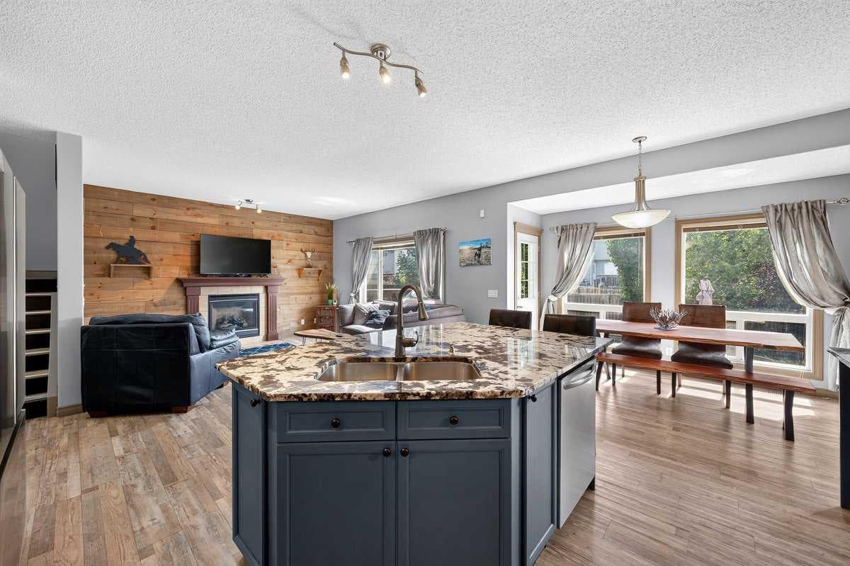 363 Evanston View NW
