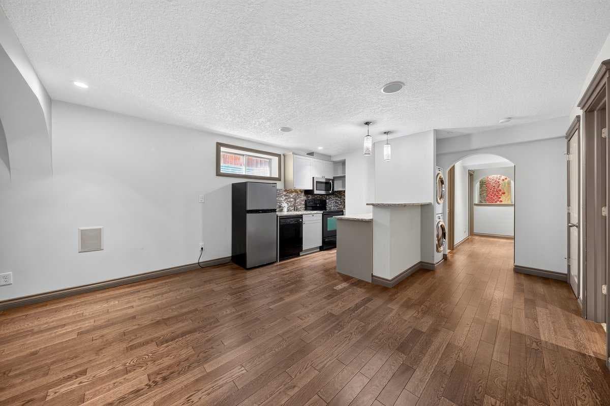 363 Evanston View NW