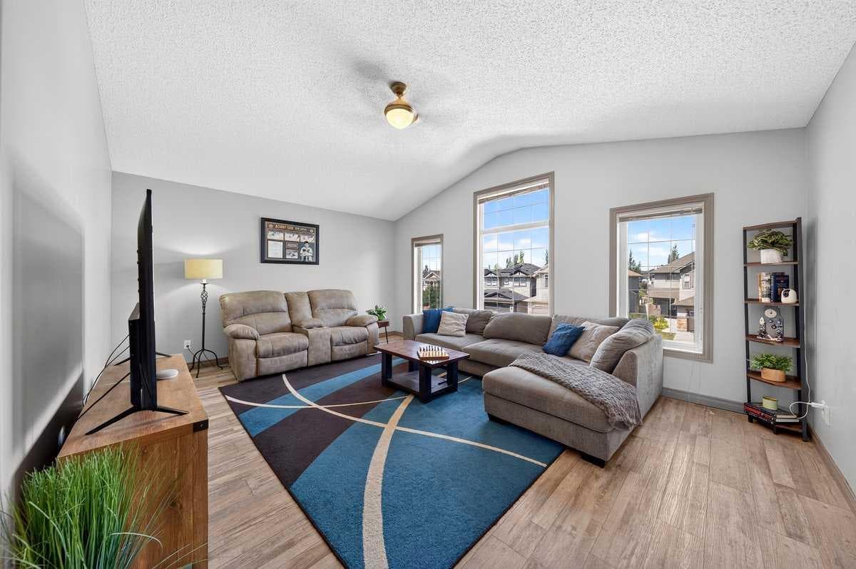 363 Evanston View NW