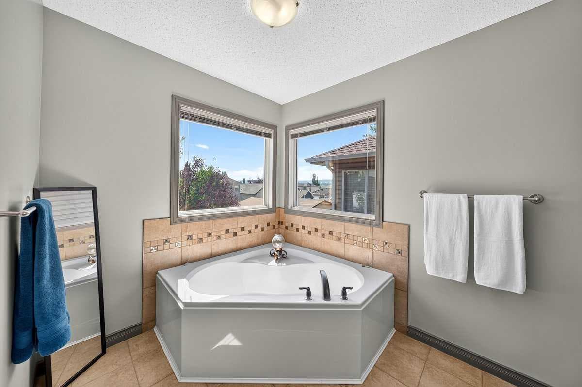 363 Evanston View NW