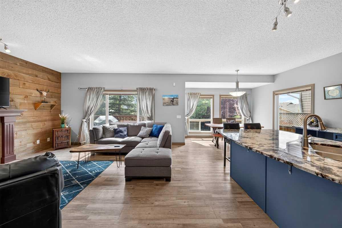 363 Evanston View NW