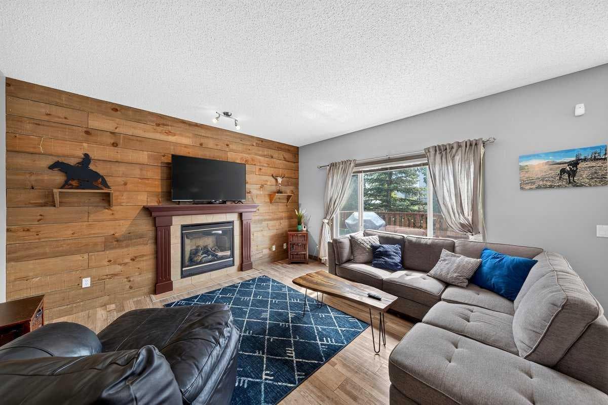 363 Evanston View NW