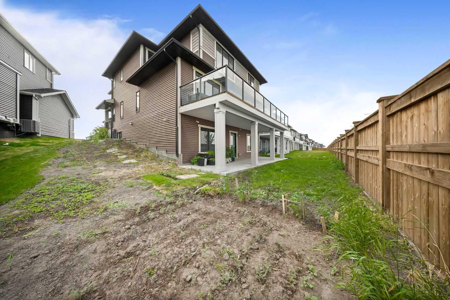 105 Homestead Crescent NE