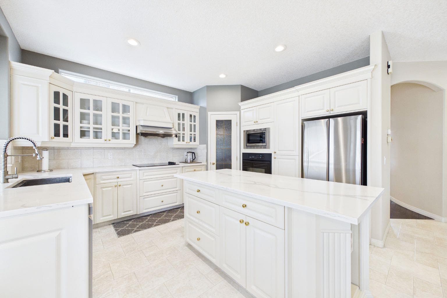 15 Royal Crest Terrace NW