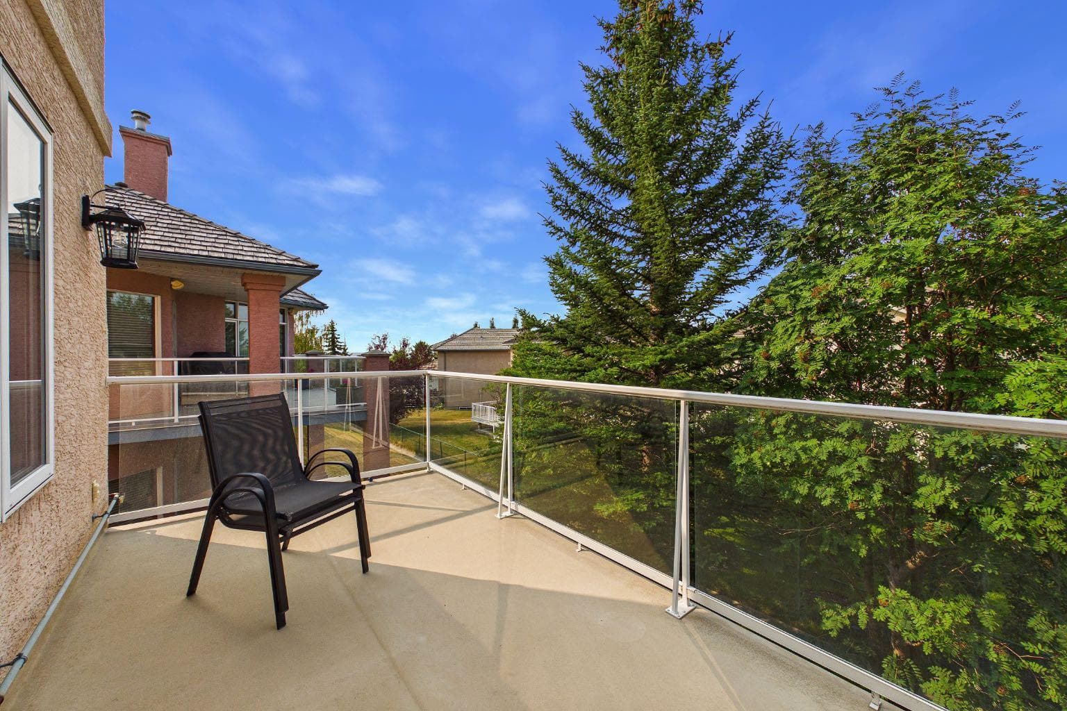 15 Royal Crest Terrace NW
