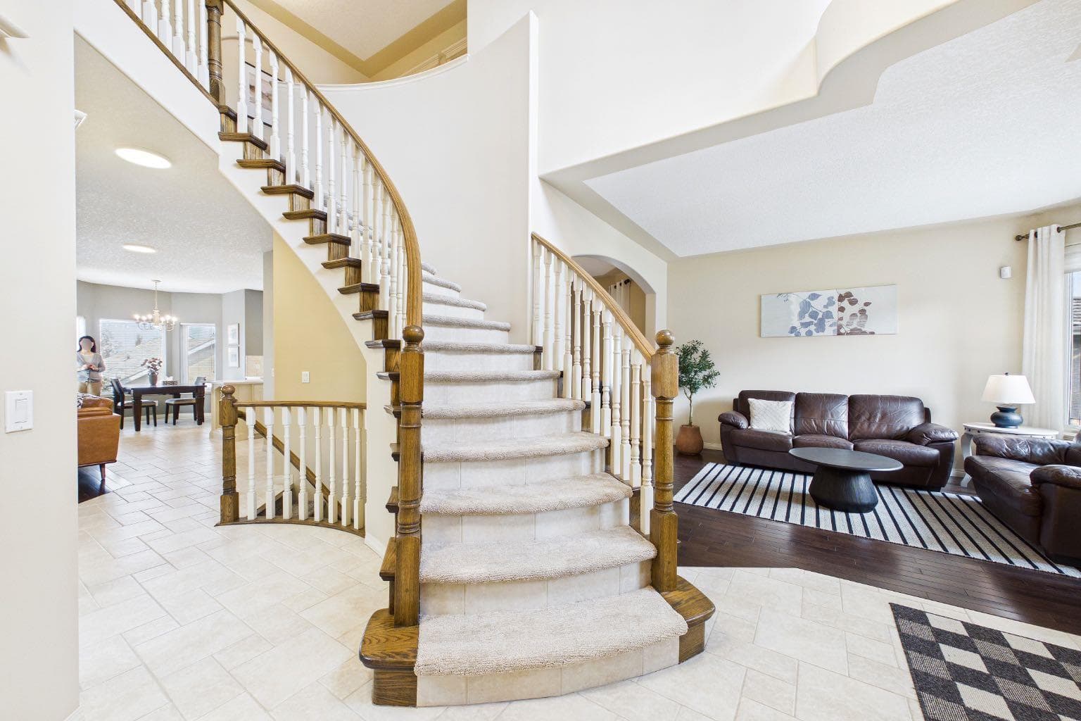 15 Royal Crest Terrace NW