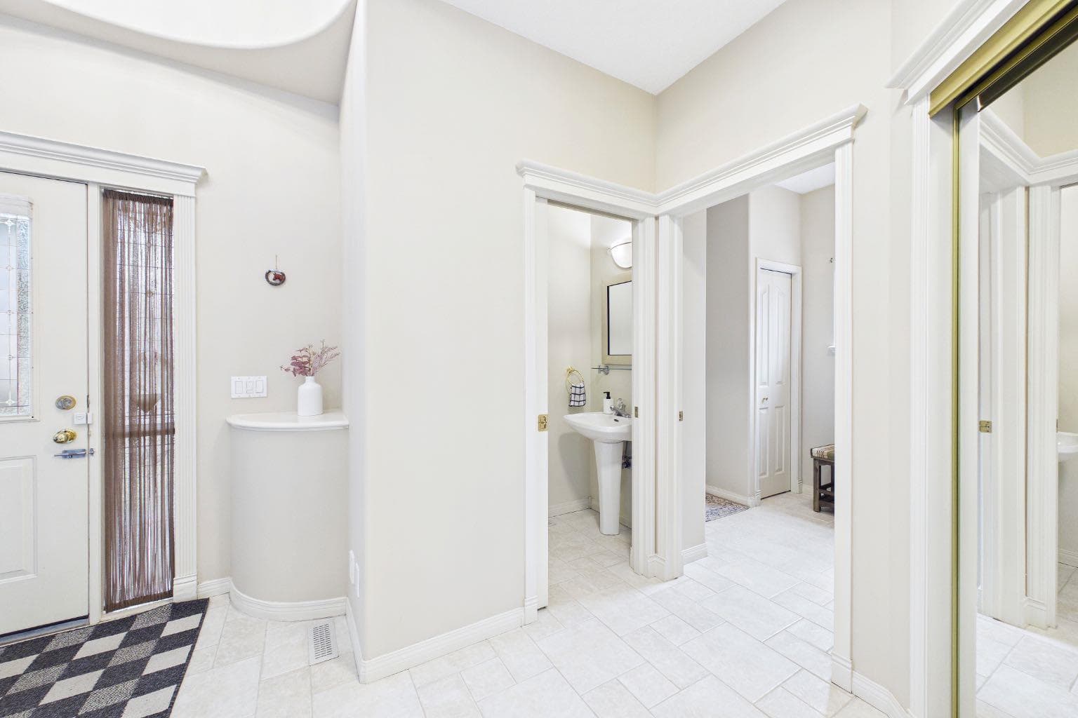 15 Royal Crest Terrace NW