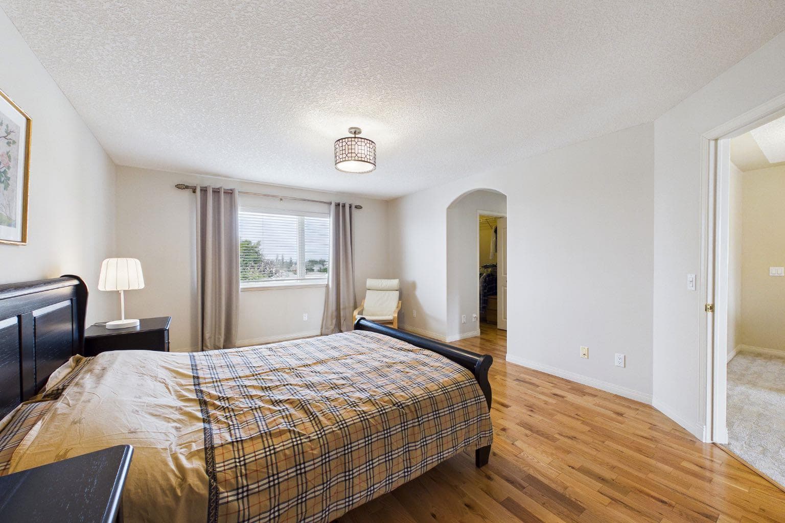 15 Royal Crest Terrace NW