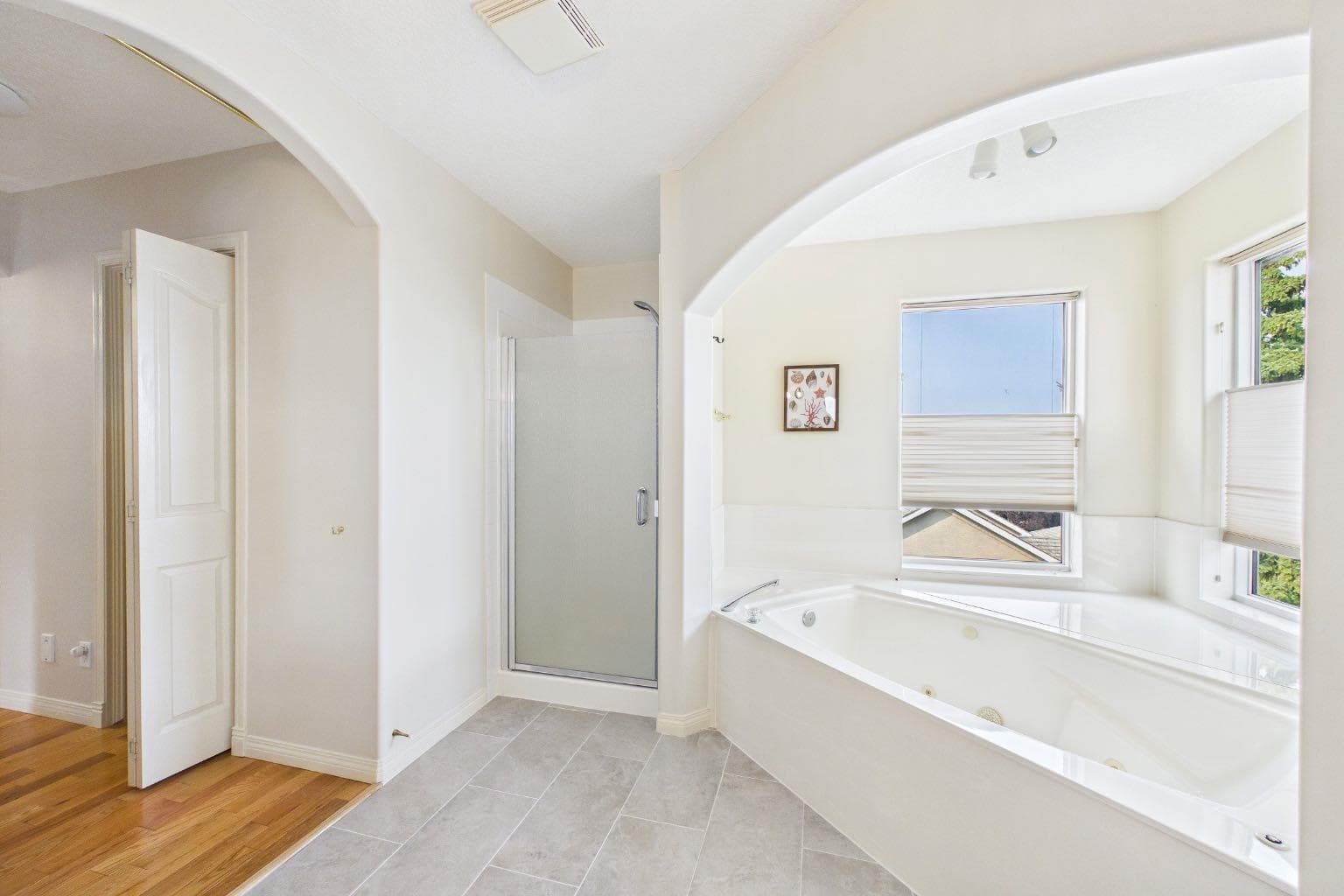 15 Royal Crest Terrace NW