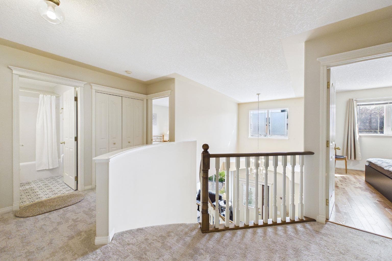 15 Royal Crest Terrace NW