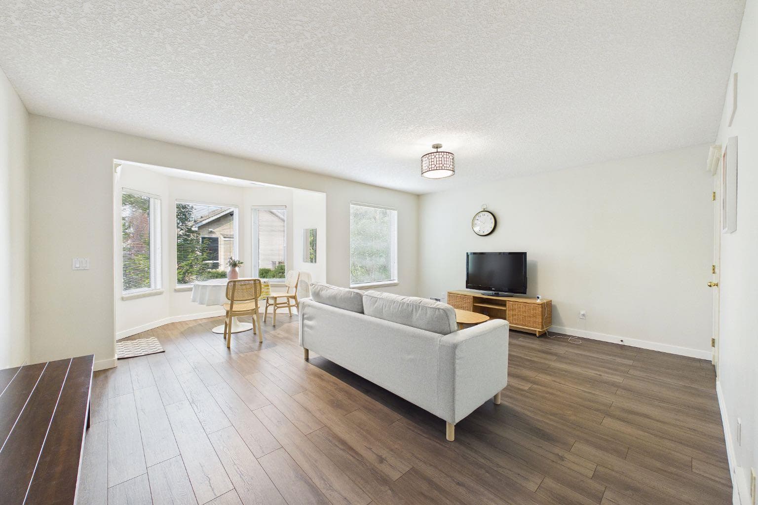 15 Royal Crest Terrace NW