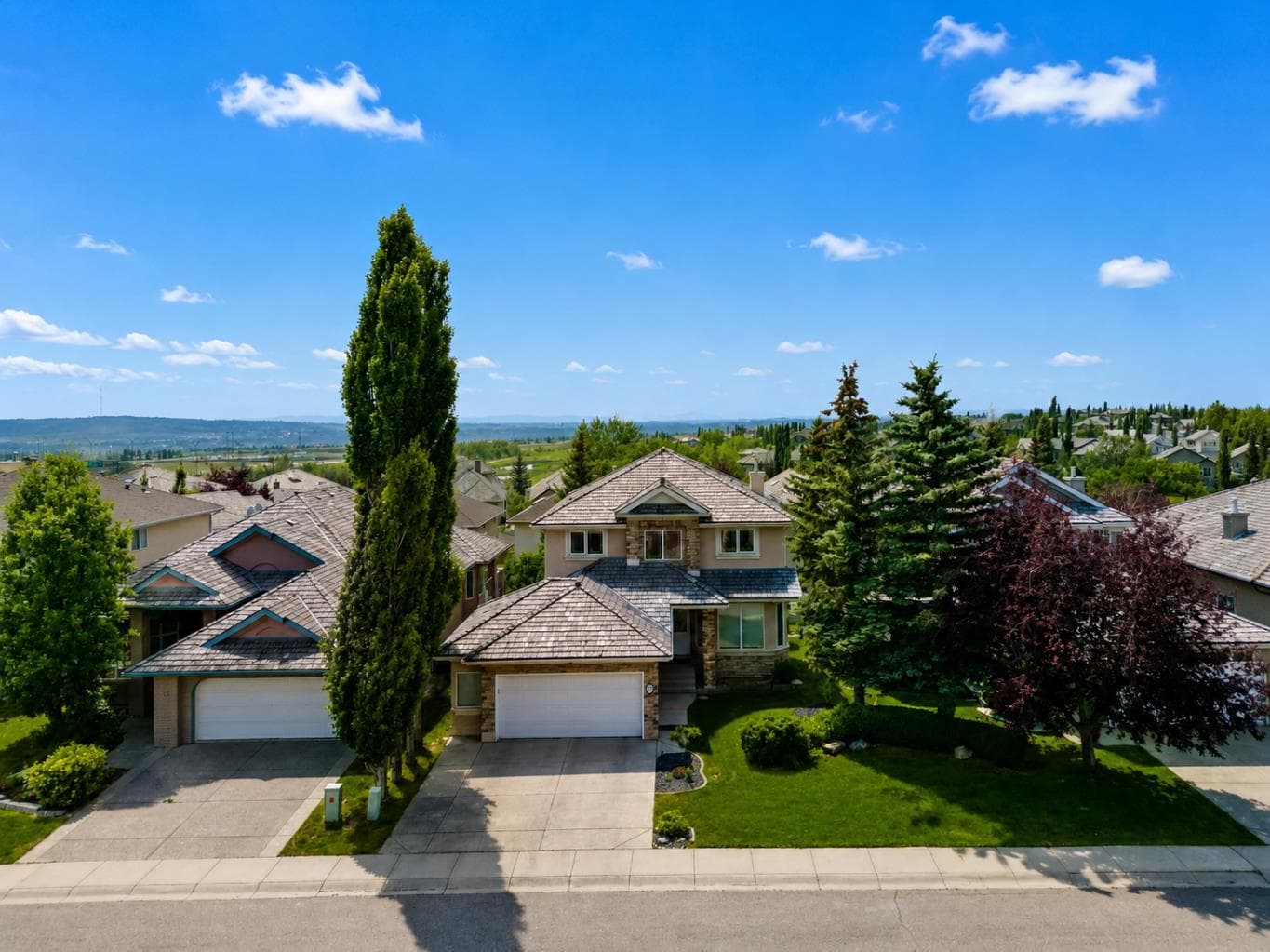 15 Royal Crest Terrace NW
