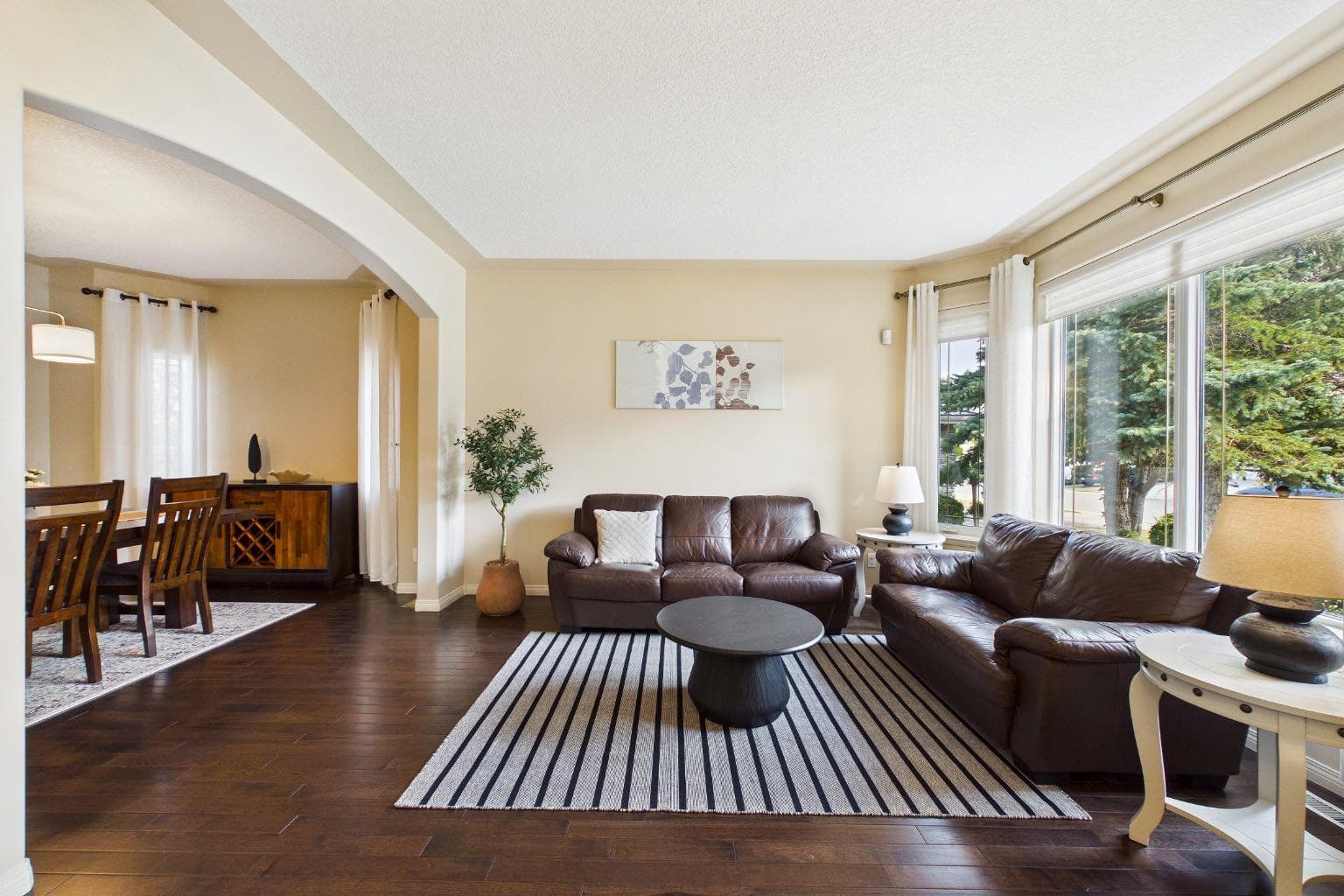 15 Royal Crest Terrace NW