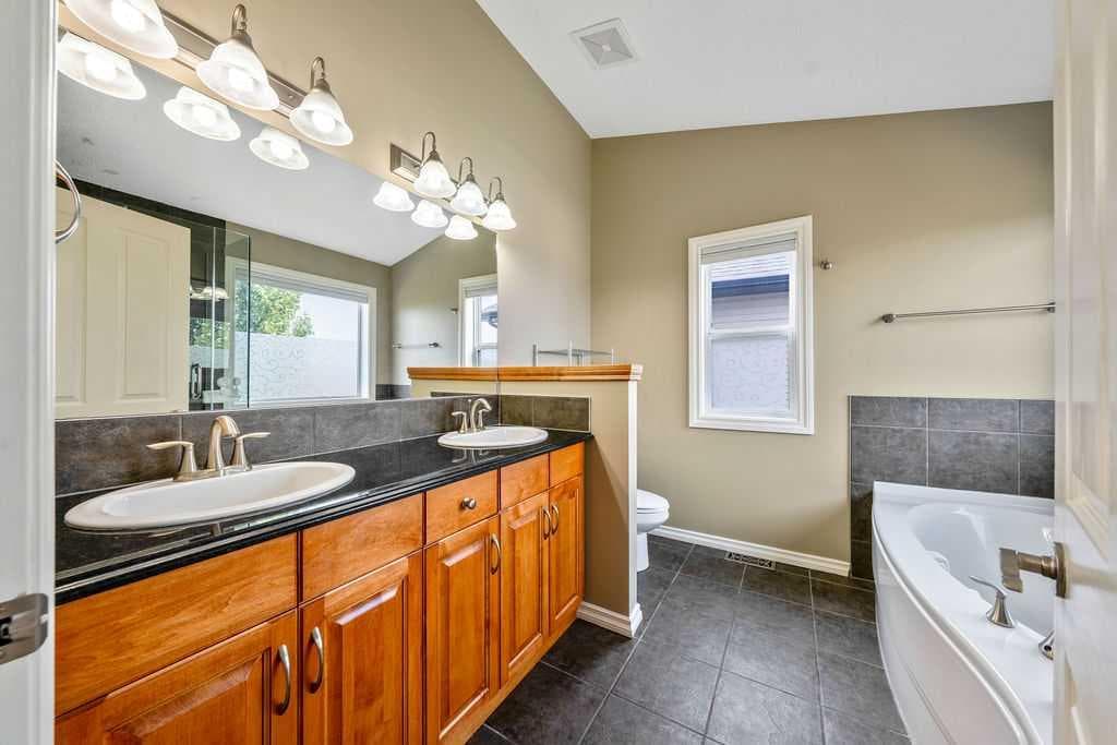 115 Coopers Hill SW