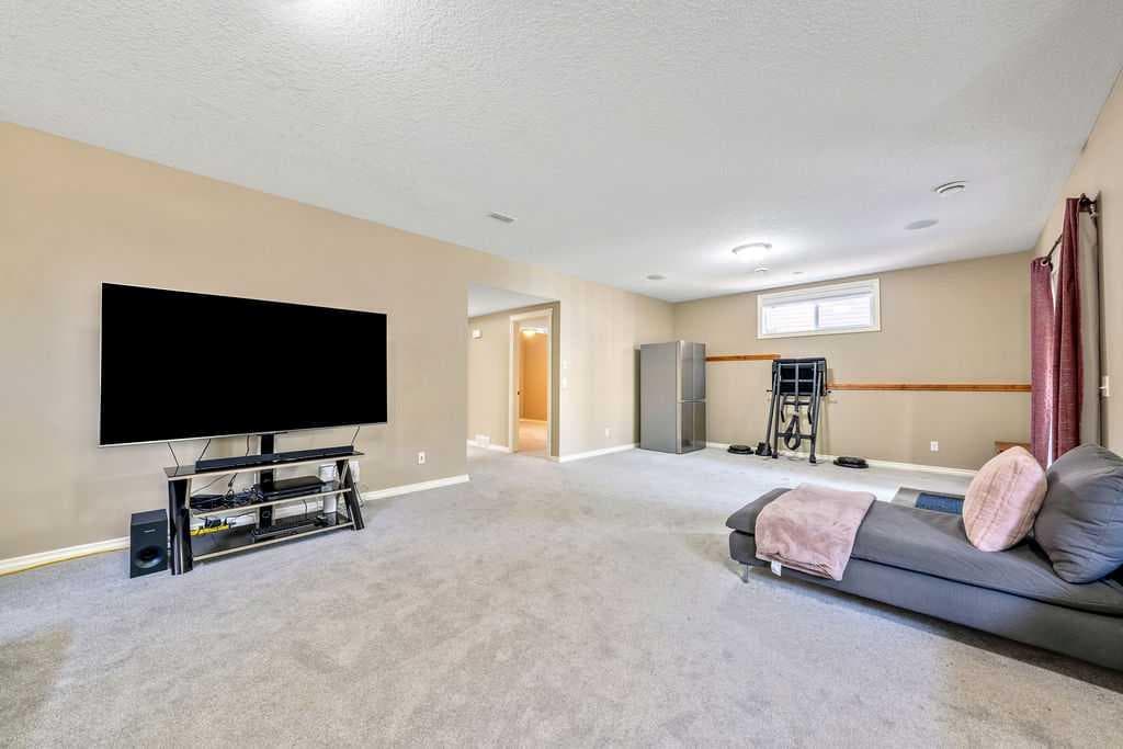 115 Coopers Hill SW