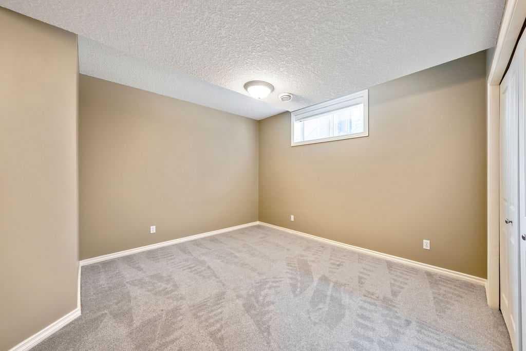 115 Coopers Hill SW