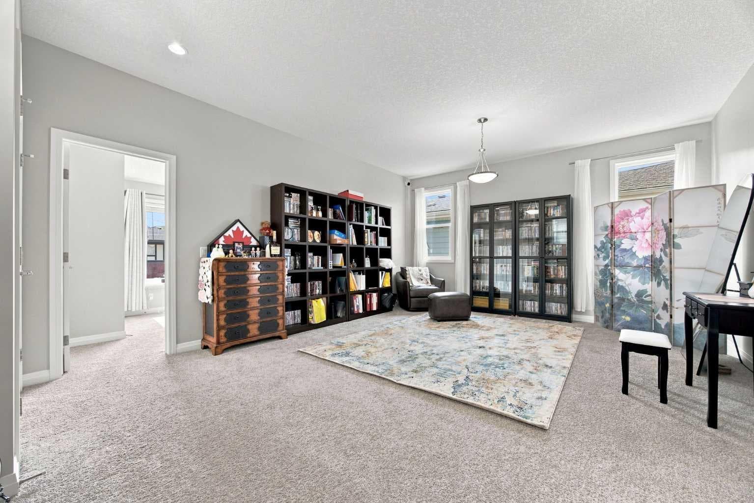 12 Masters Court SE