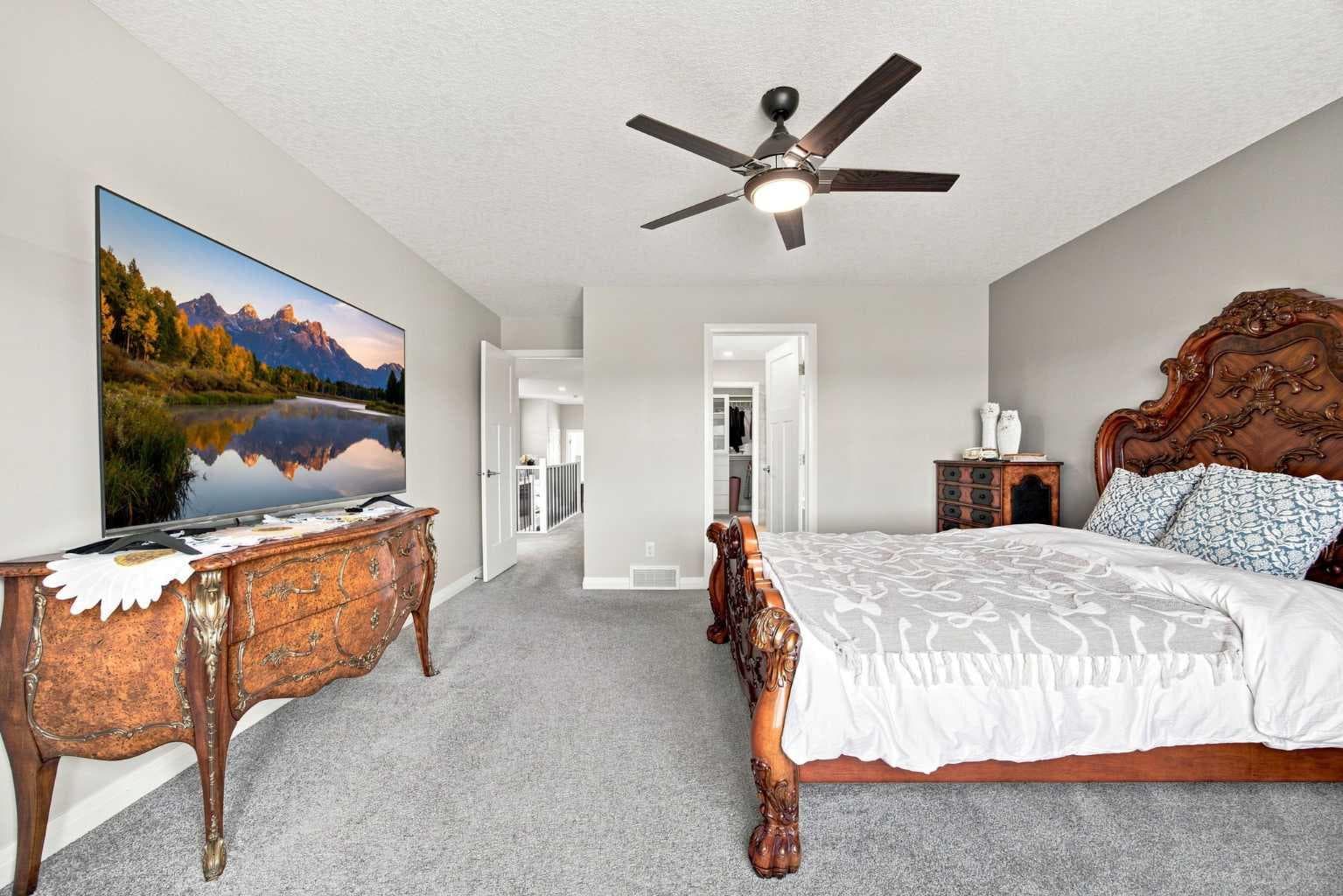 12 Masters Court SE
