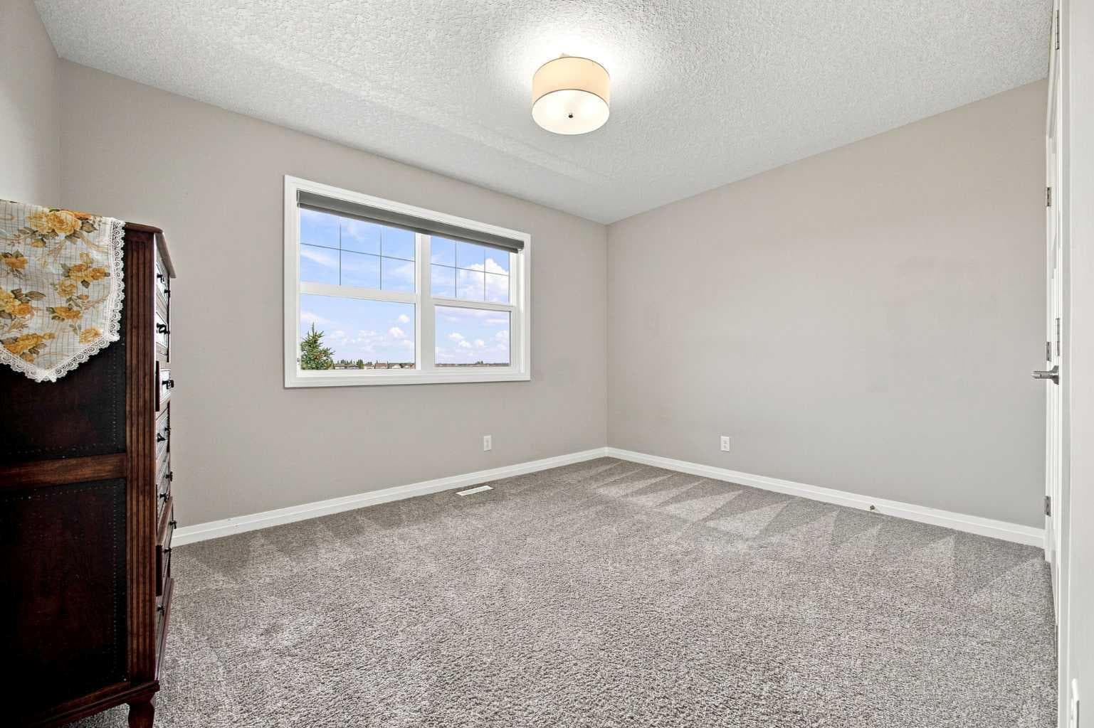 12 Masters Court SE