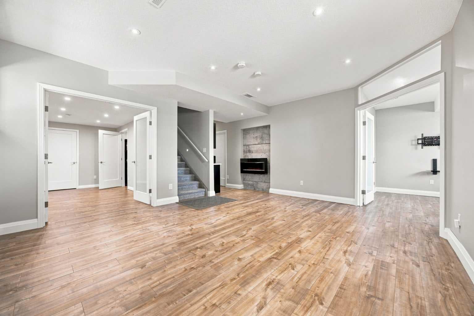 12 Masters Court SE