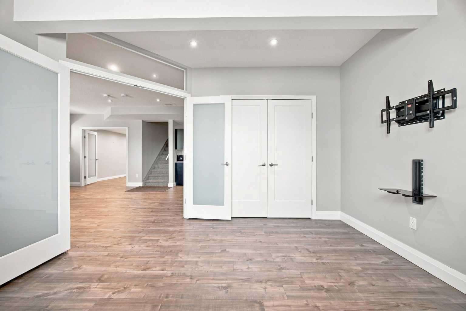12 Masters Court SE